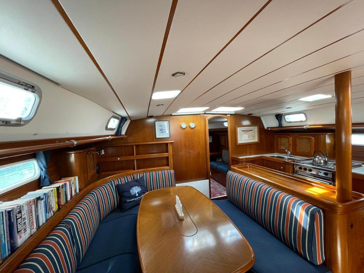 Hotel Beautiful And Comfortable Sailboat With Secure Parking Available Barcelona Exterior foto