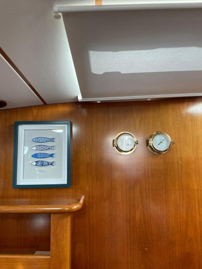 Hotel Beautiful And Comfortable Sailboat With Secure Parking Available Barcelona Exterior foto