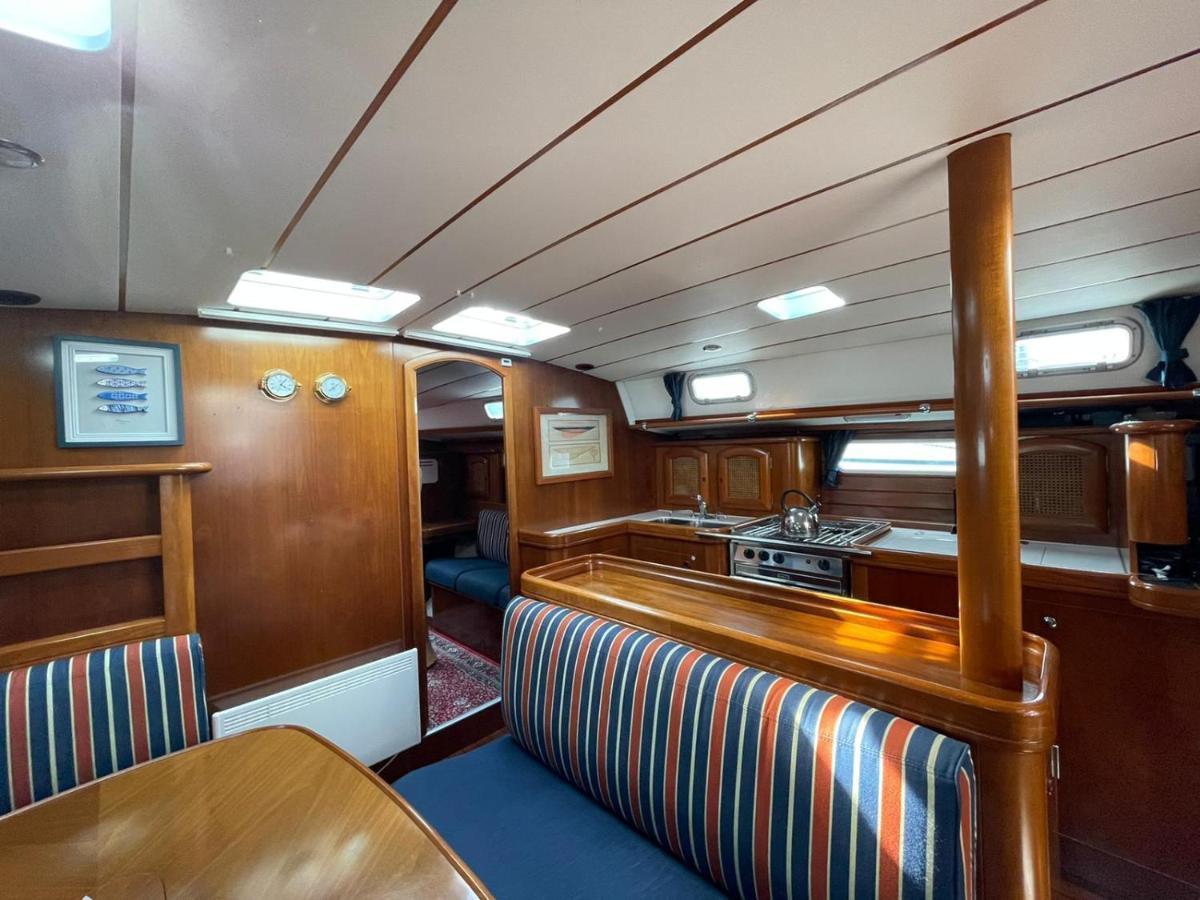 Hotel Beautiful And Comfortable Sailboat With Secure Parking Available Barcelona Exterior foto