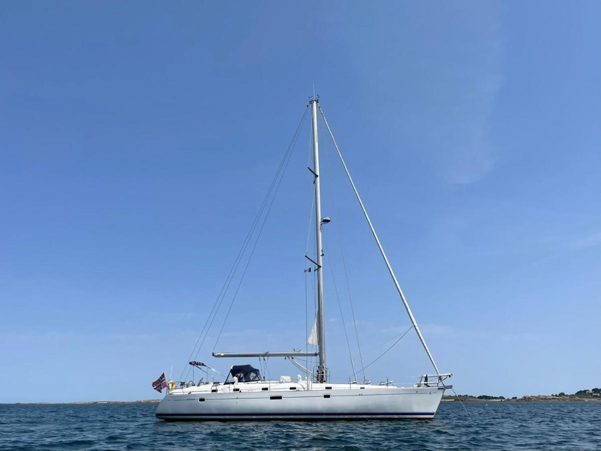Hotel Beautiful And Comfortable Sailboat With Secure Parking Available Barcelona Exterior foto